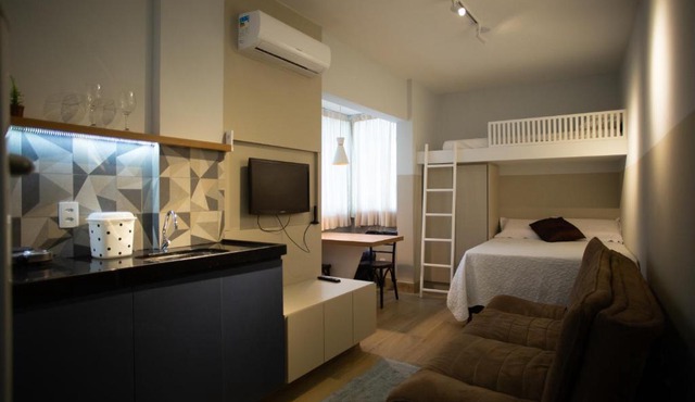 Flat Beverly Hills 307