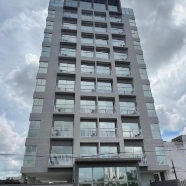 Flat com piscina ótima localização