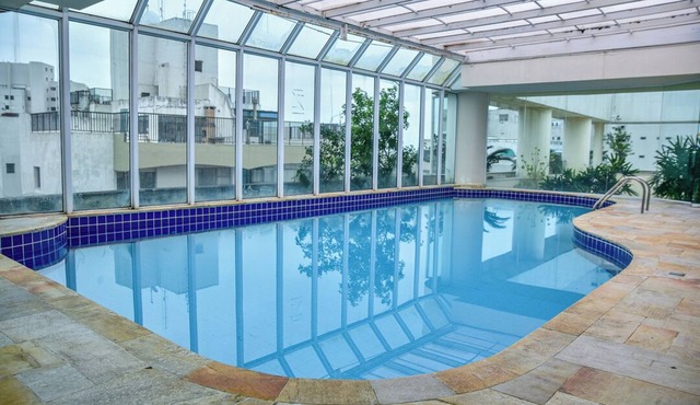 Flat com piscina e lazer na Praia de Pitangueiras