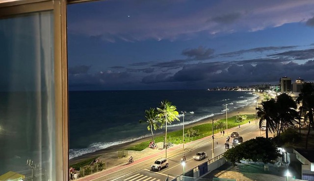 Flat em Hotel de Luxo beira mar da grife Ritz suítes com vista ampla para todo o mar da cruz das almas, jatiúca e ponta verde, com toda estrutura de um hotel lindo e arrojado, academia, piscina e muito mais, venha viver essa experiência incrível!