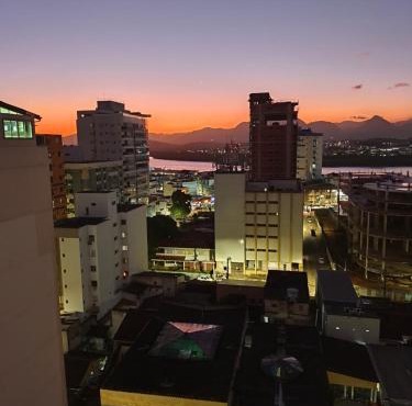 Flat no coração de Guarapari,150 metros da praia com vista encantadora