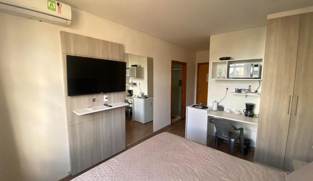 Flats da Júnia, funcional com tv, microondas, frigobar, ar cond, garagem