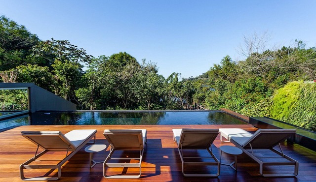 Flo001 - Modern house in Florianópolis