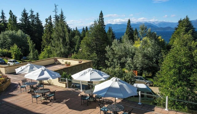 Four Garden-View Quadruple Rooms +Free Breakfast w/Pool & Spa Access