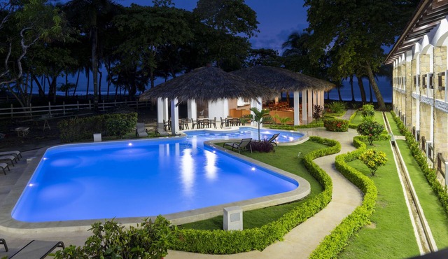 Fuego del Sol Beachfront Hotel