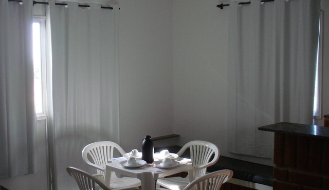 Furnished apartment in Praia dos Castelhanos, 80m from the beach.