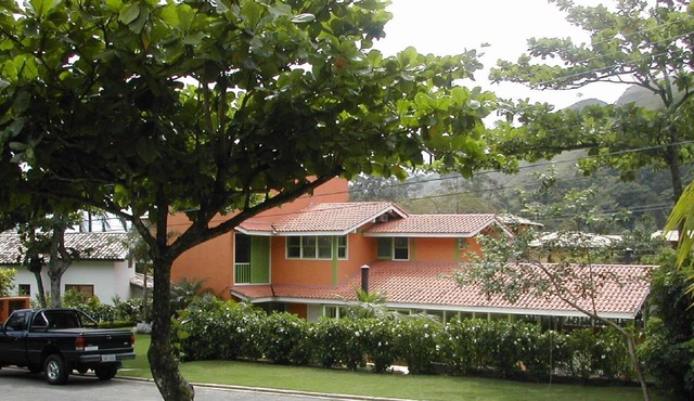 Gated community - 12 people - beautiful views - colorful, airy and bright