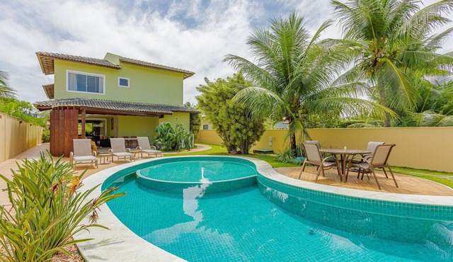 GB15 Excellent 5 Bedroom House 300m from the Beach