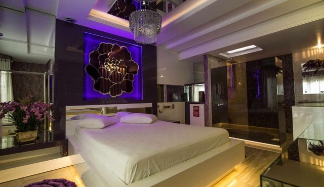 Golden Motel Pernoite Suíte Luxo com conforto e privacidade garagem privativa