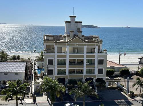 Golfinhos Apart hotel - apto térreo na praia com café da manhã!