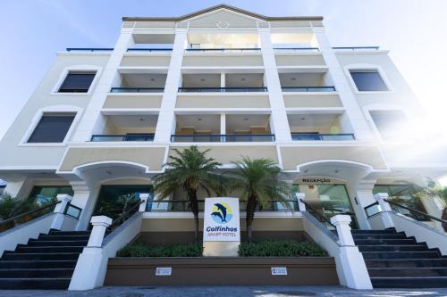 Golfinhos Apart hotel - Um Dormitório Frente ao Mar com Café de Manhã!