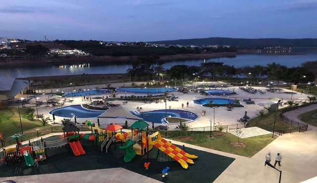 Gorgeous fit 2 bedroom in Resort!