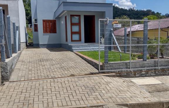 Grey House, próximo a Gramado e ao Templo Budista