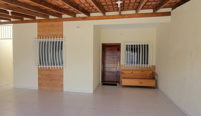 Guriri 3 Bedroom, 2 car garage,Beach House, great location, 2 min to the beach