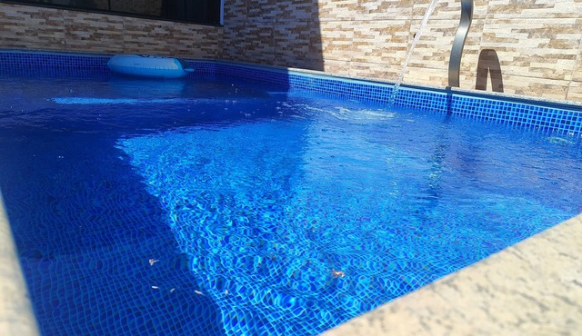 High-end house with swimming pool and 3 bedrooms