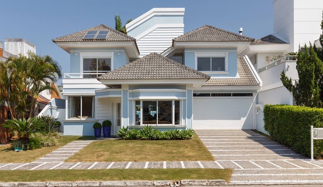 High Standard House in Jurerê Internacional - 4 Bedrooms - Pool - Barbecue