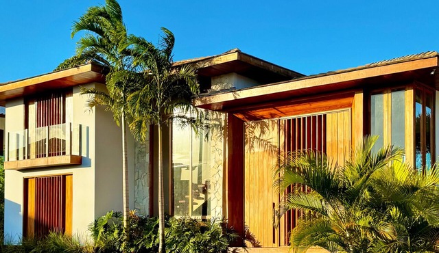 High Standard House with 5 Suites with Swimming Pool and Hot Tub in Praia do Forte!