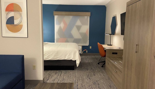 Holiday Inn Express & Suites Elyria by IHG in Elyria