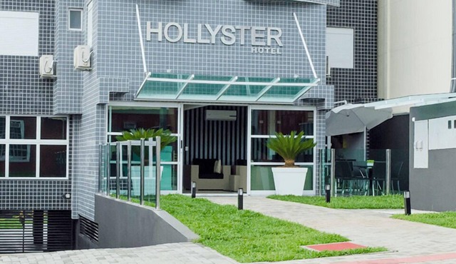 HOLLYSTER HOTEL