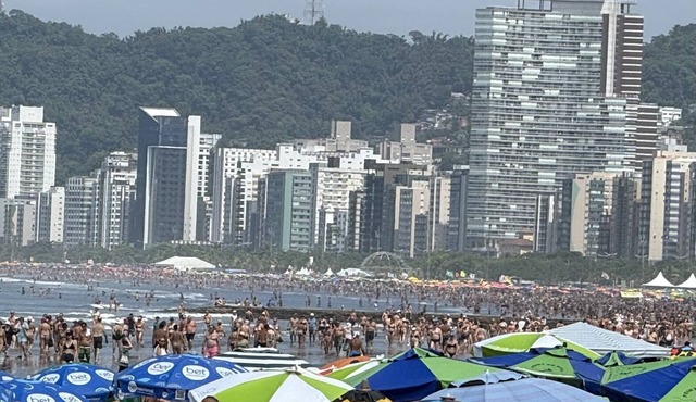 Home away from home. Beach living & access to great restaurants and nightlife.