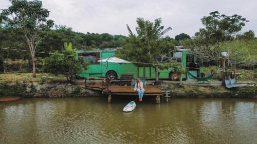 Hospedagem Ônibus na Roça em Serra ES