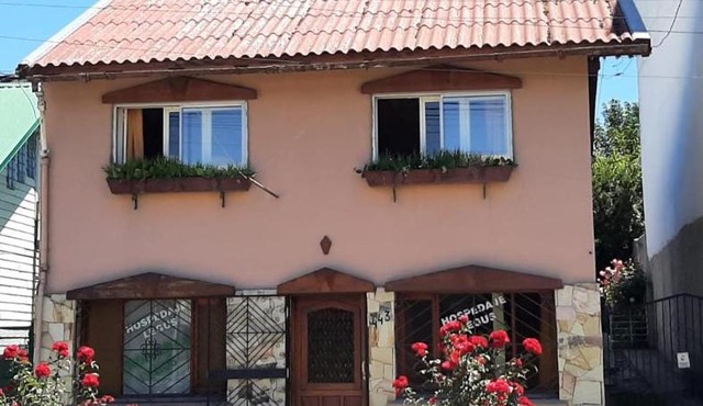 Hospedaje Legus