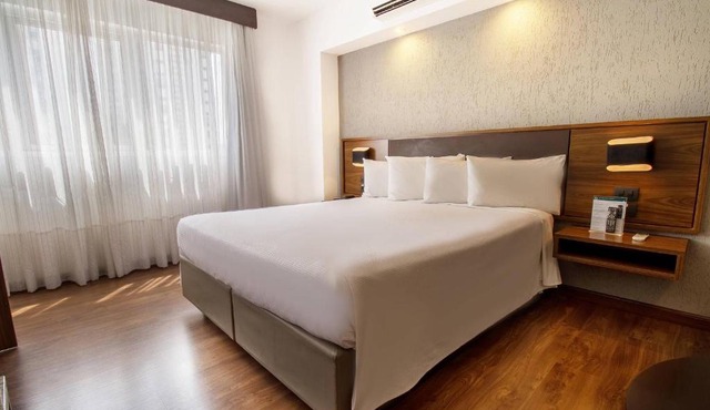 Hotel Deville Curitiba