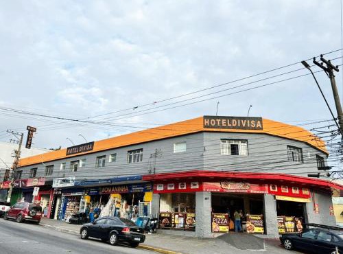Hotel Divisa poá