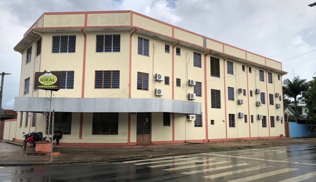 Hotel Ideal - Economic and Central