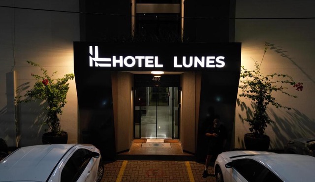 Hotel Lunes