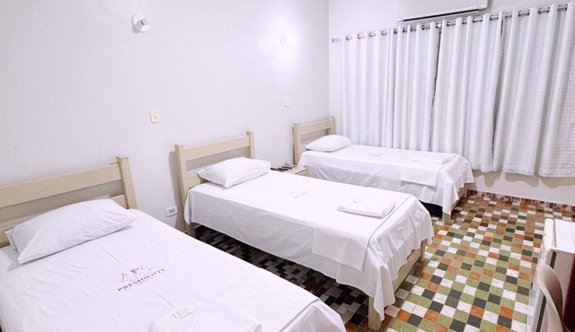 HOTEL PRESIDENTE