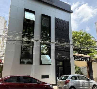 Hotel Serrano