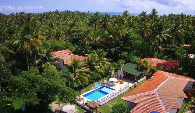HOUSE WITH POOL ON FOURTH BEACH IN MORRO DE SP!