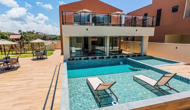 House 18 | Private Pool, Gourmet Area and 4 Suites - Near the City Center.