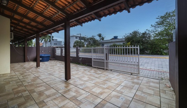 House 2 blocks from Zimbros Beach, 9 guests RW2724