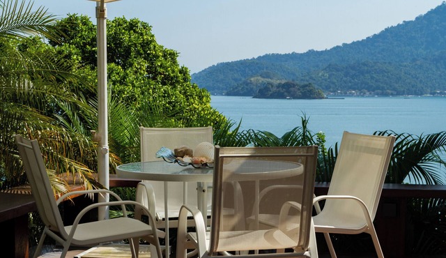 HOUSE FACING THE SEA, Praia do Café Condominium, Angra dos Reis