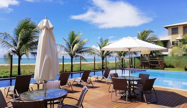 House on Itacimirim Beach with 2 suites.
