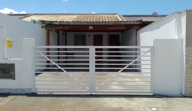House/studio in São José, Greater Florianópolis area, automatic and flexible check-in.