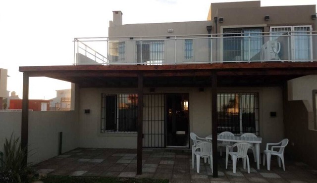 HOUSE THIRTY METERS FROM THE SEA, WITH LARGE BALCONY WITH SEA VIEW.