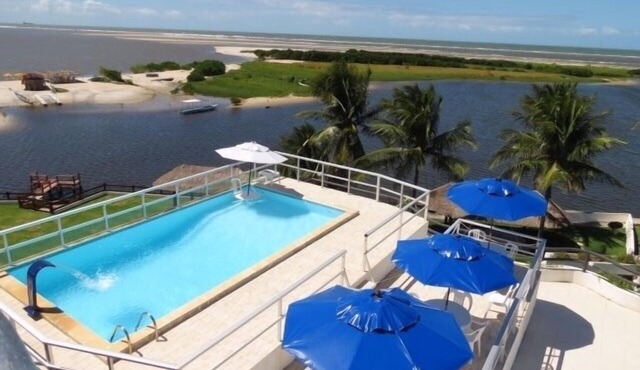 House with 2 swimming pools facing the sea and lagoons. Available for Parties and Events