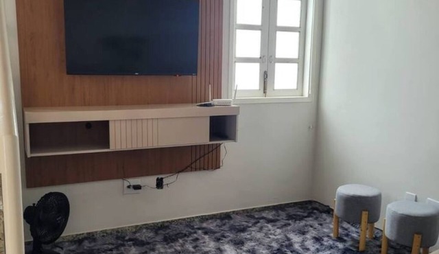 House with 3 bedrooms/Nearby Santa Casa, HOC and Store. Ibituruna