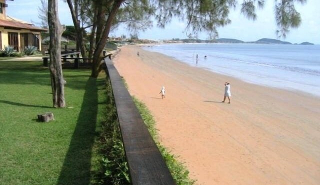 House with 3 bedrooms, 2 suites, in a beachfront condominium - 2 suites