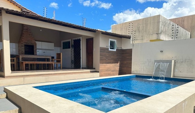 House with 4 bedrooms, 3 suites, swimming pool with SPA and whirlpool and barbecue