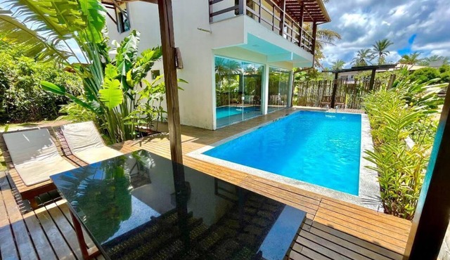 House with 4 bedrooms, 2 suites, and a swimming pool, just a few meters from the paradisiacal Ponta do Muta.