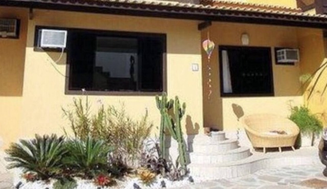House with 4 suites in the left corner of Geribá