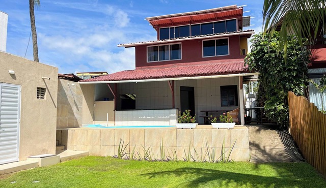 House with 5 bedrooms, 4 suites, to accommodate your entire family.