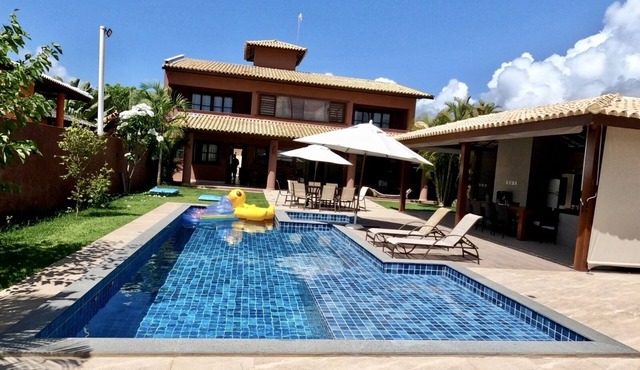 House with 5 suites with air conditioning, swimming pool, kitchen, cleaning/pool maintenance staff, security, 780m2