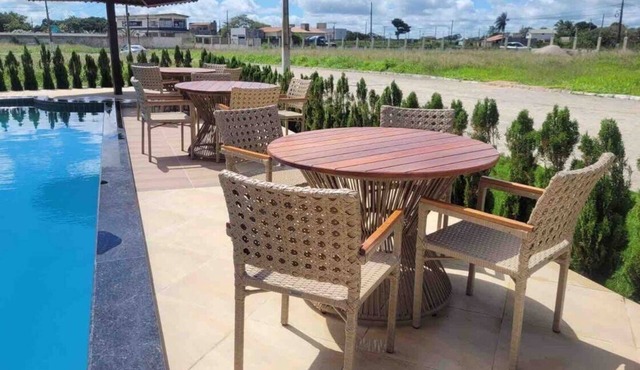 House with 6 bedrooms, 4 of which are suites, Wi-Fi, 2km from the city center.