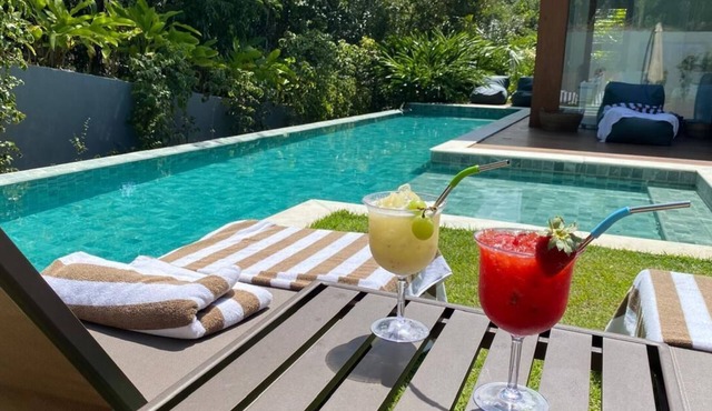 House with beautiful pool and private cook!