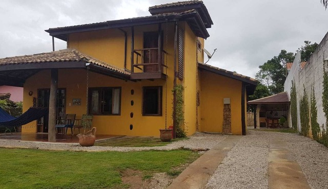 House with pool 1km from downtown São Francisco Xavier!